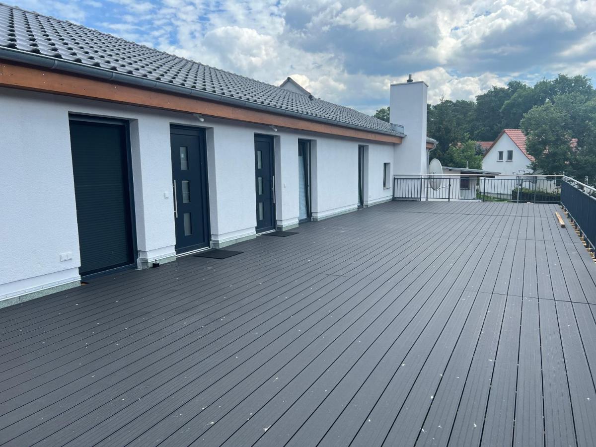 New Nomads Ferienwohnung Am See Цоссен Экстерьер фото
